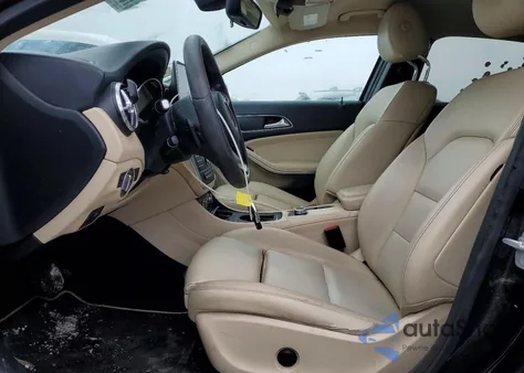 2016 Mercedes-Benz Gla 250 z USA, uszkodzony, nr VIN WDCTG4EB3GJ227966